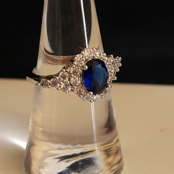 BLUE OVAL SIDE ACCENTS RING - Picture 5 of 7